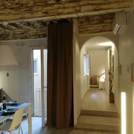 La Casa De Lazarina * Florence